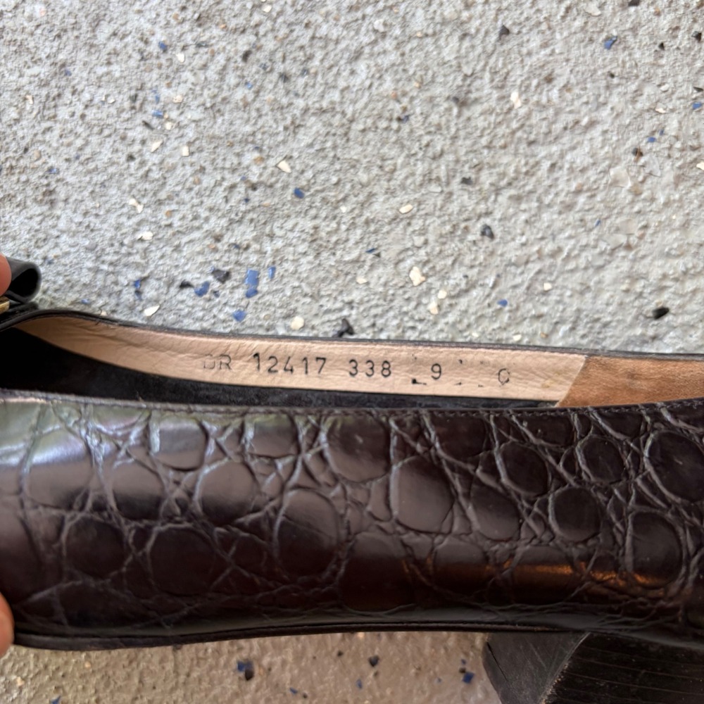 Salvatore Ferragamo Dark Brown Croc Embossed Vara Bow Block Heel Pumps 9 C - Picture 6 of 6
